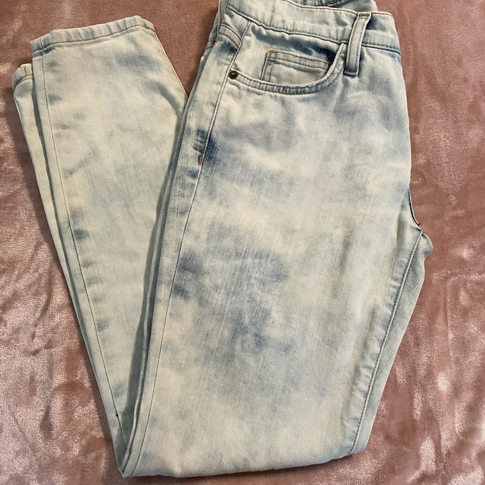 Acid washed skinny jeans